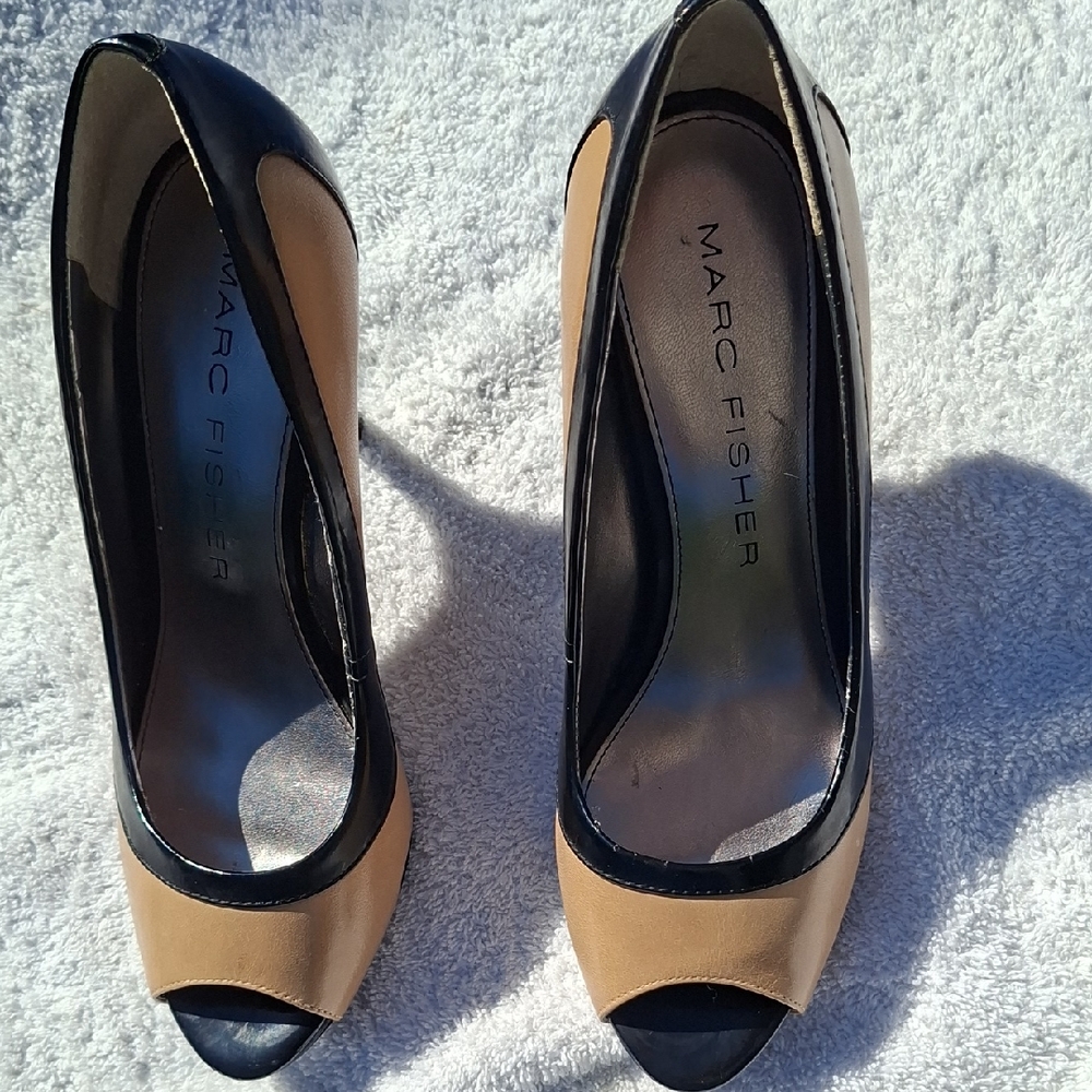 Marc‎ Fisher Two-Tone Black and Tan Heels